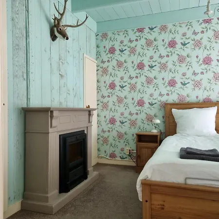 Het Voorhuis Boerderij Hoeve Vrede 게스트하우스 비스프